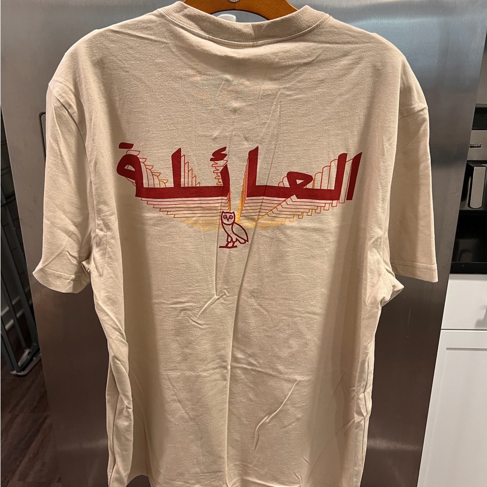 Cream and Red Short Sleeve Tee with Bold Graphic
